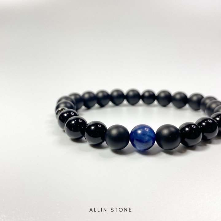 Kyanite Onyx Bracelet: Sharpen Focus and Decision Making