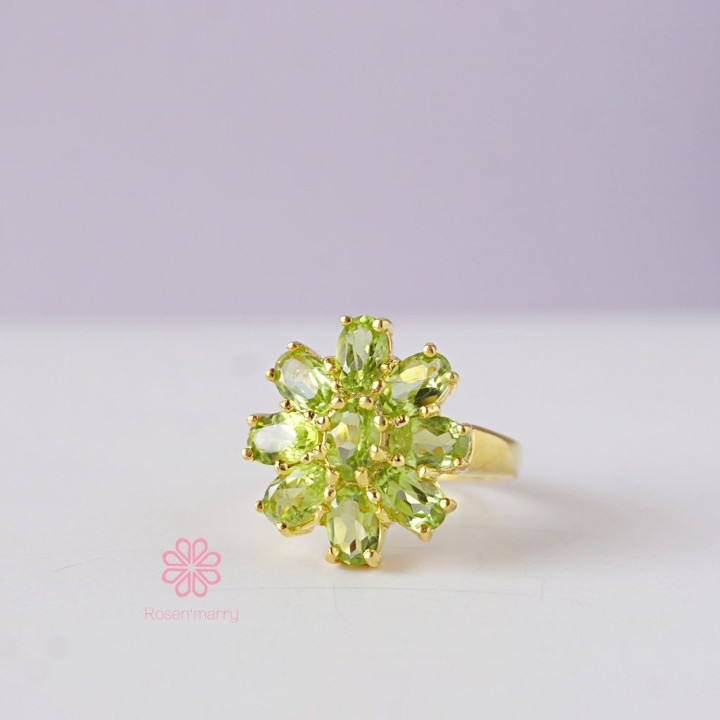 Strahlender Peridot-Ring aus Sterlingsilber und Gold