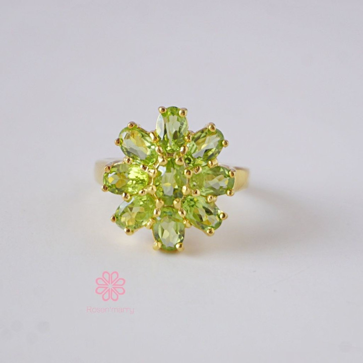 Strahlender Peridot-Ring aus Sterlingsilber und Gold