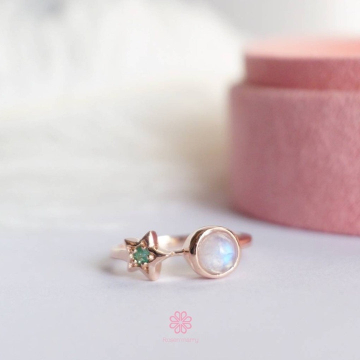Ring mit himmelblauem Mondstein und Smaragd | Sterlingsilber | Glücksbringer-Schmuck