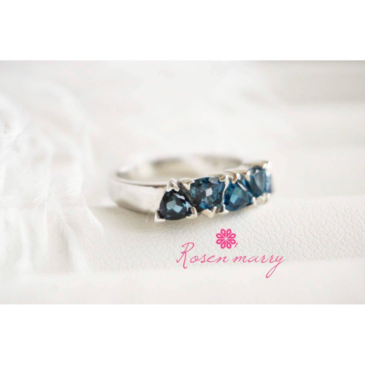 London Blue Topas Ring aus Sterlingsilber