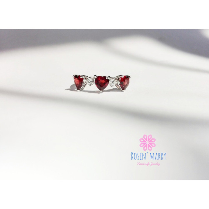 Deep Red Garnet Heart Ring | Sterling Silver | Rosen'marry RR057G