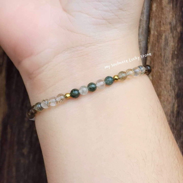 Armband aus grünem Edelstein: Reichtum, Ausgeglichenheit und Klarheit