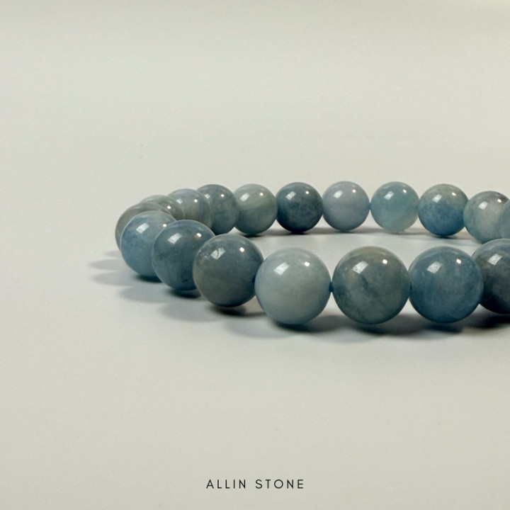 Aquamarine Bracelet for Success in Business Negotiations