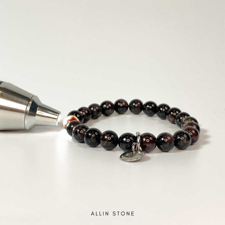 Garnet Bracelet: Elevate Charm and Love