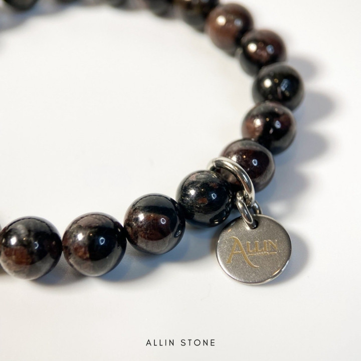 Garnet Bracelet: Elevate Charm and Love