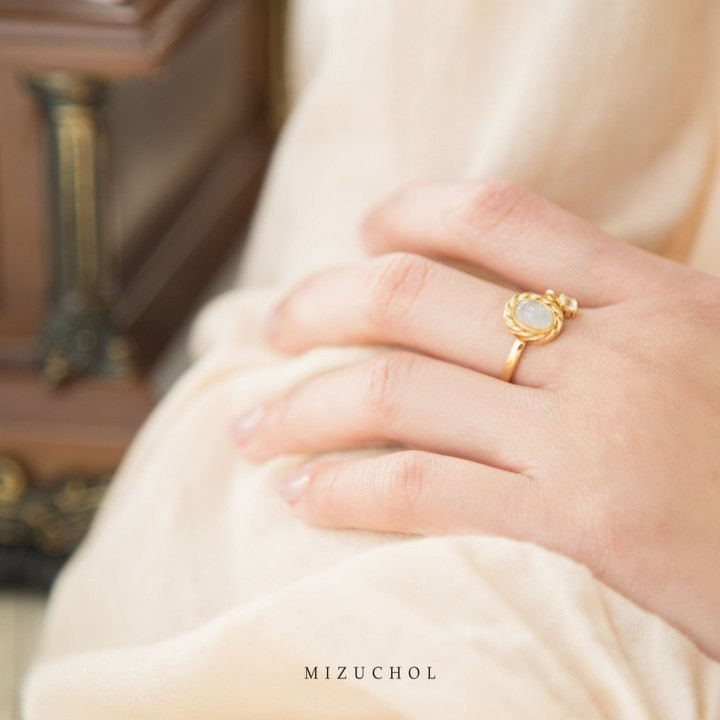 Silver Moonstone Ring