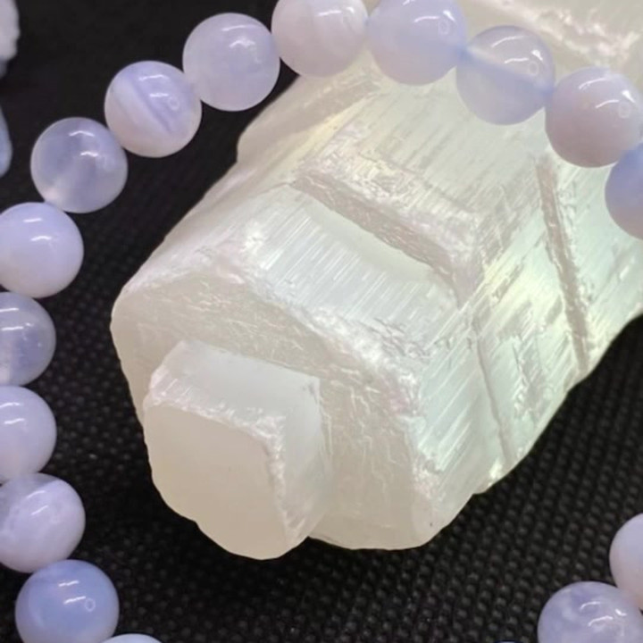 Blue Lace Agate Bracelet: Calm Communication and Confidence