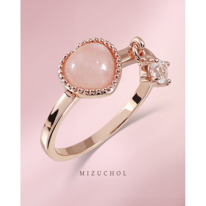 Herzring aus Erdbeerquarz – ein Symbol der Liebe