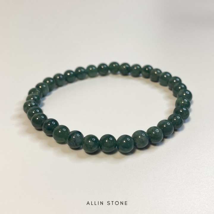 Guatemalan Jadeite Bracelet: Luck, Wealth and Health