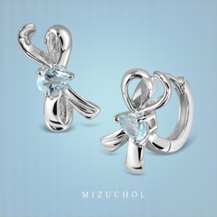 Ohrringe aus weißvergoldetem Sterlingsilber mit blauem Topas