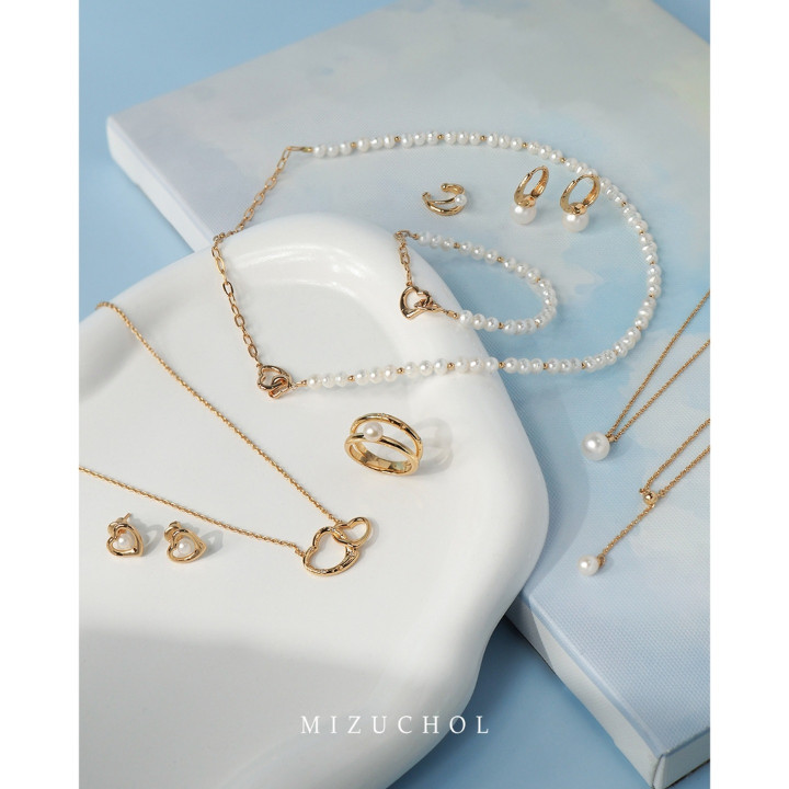Gold Plated Sterling Silver Pearl Bracelet - Canvas of Clouds