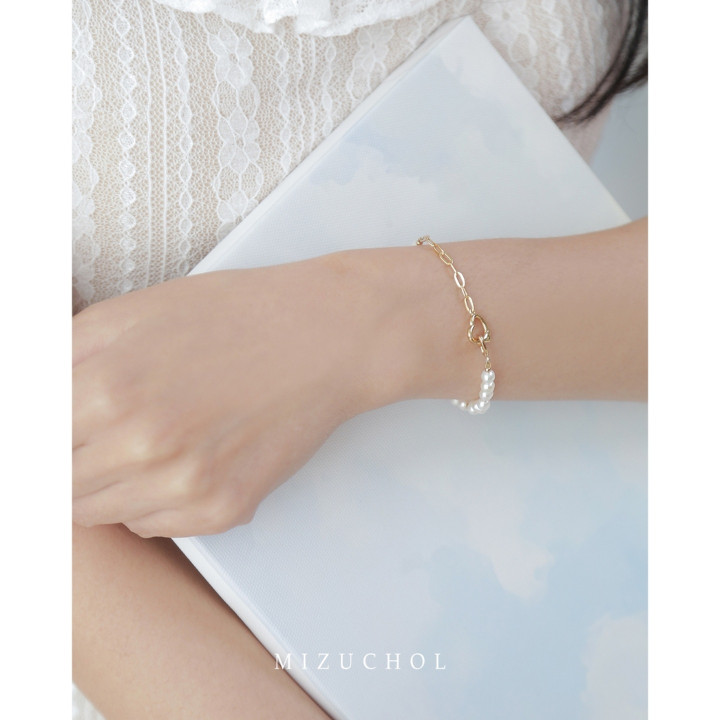 Gold Plated Sterling Silver Pearl Bracelet - Canvas of Clouds