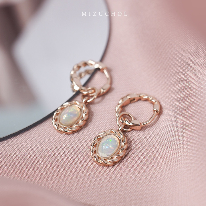 Pendientes de ópalo rosa con tiara de plata de ley chapada en oro rosa