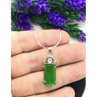 Green Chalcedony Pendant Necklace - Natural and Stylish