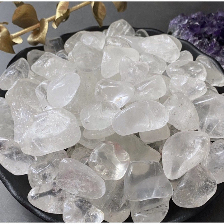 Clear Quartz Tumble Stone: Enhance Psychic Abilities and Healing