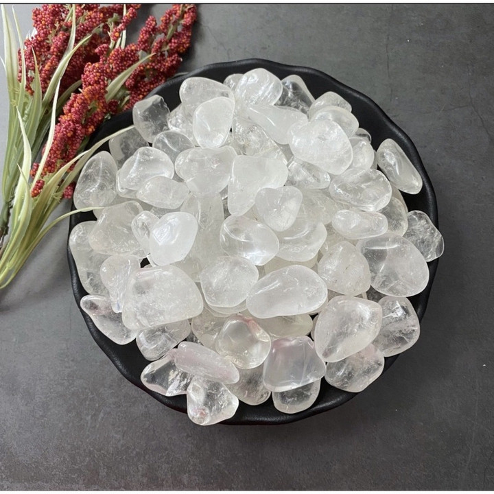 Clear Quartz Tumble Stone: Enhance Psychic Abilities and Healing