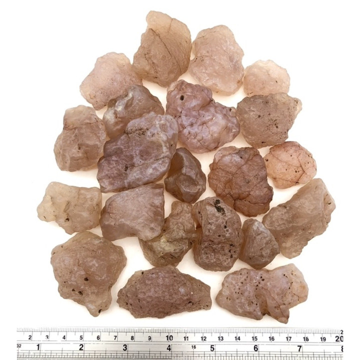 Calcédoine rose véritable : brute, naturelle et de haute qualité