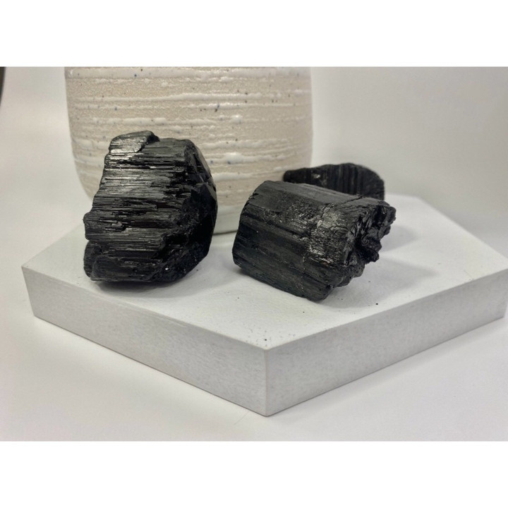 Black Tourmaline: Reduce Pain and Improve Circulation Naturally