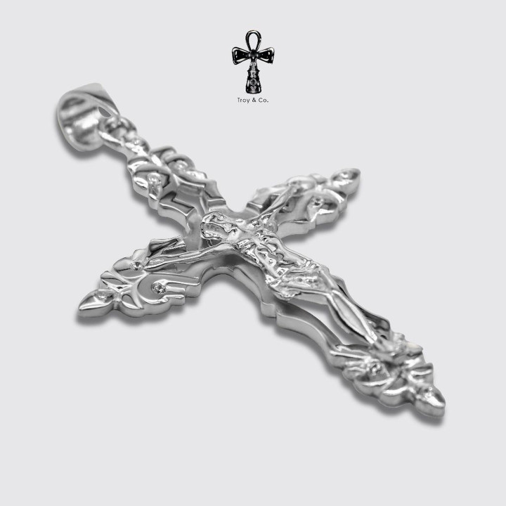 Colgante de cruz de plata de ley con diamantes de circonita cúbica - Troy and Co