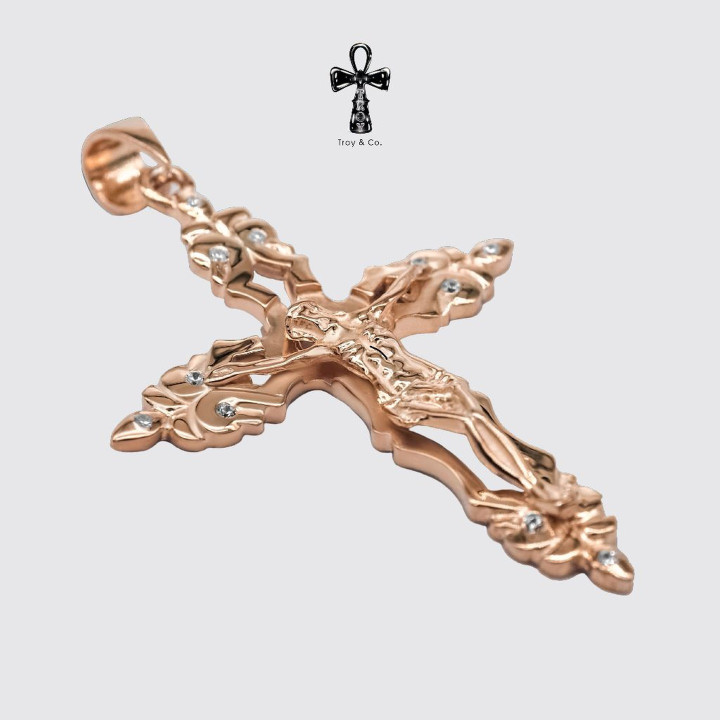 Colgante de cruz de plata de ley con diamantes de circonita cúbica - Troy and Co
