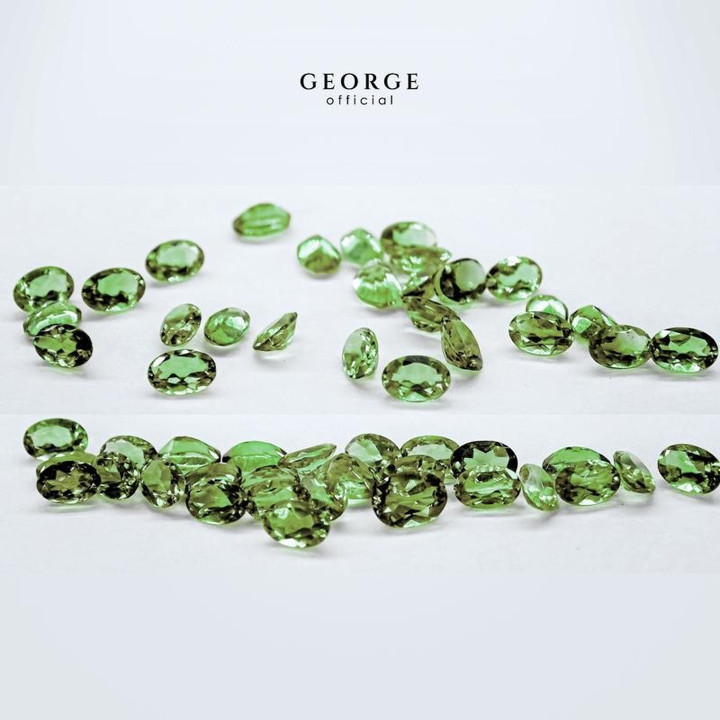 Gemas de zafiro verde de talla ovalada | George Jewelry