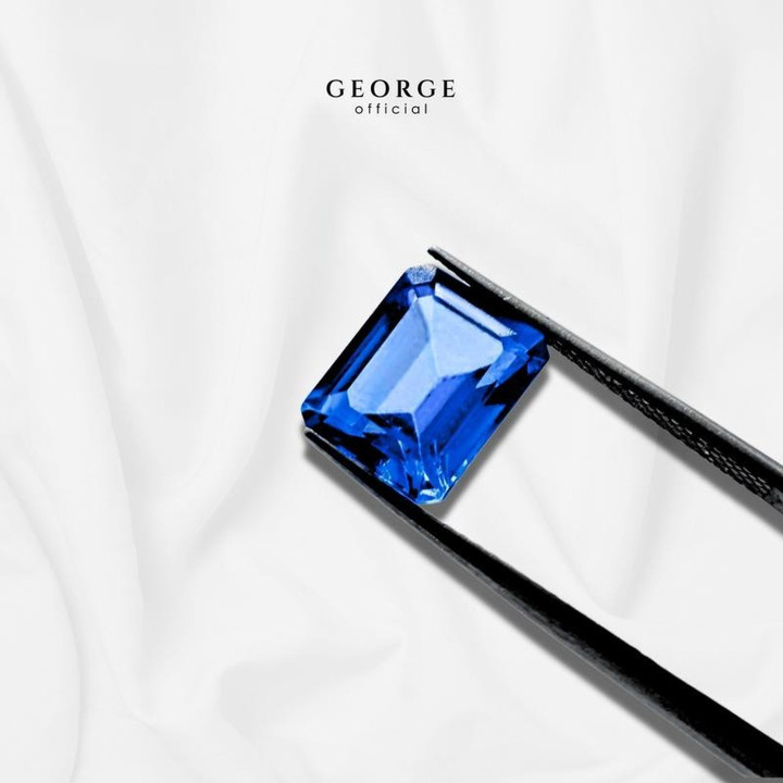 Funkelnde blaue Saphire: Edelsteine ​​im Smaragdschliff | GGBSE Schmuck