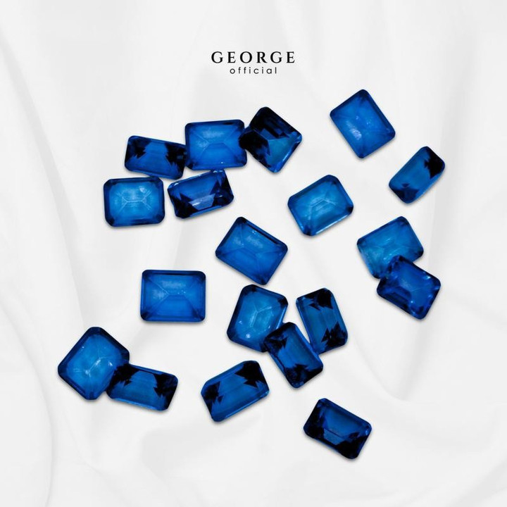 Funkelnde blaue Saphire: Edelsteine ​​im Smaragdschliff | GGBSE Schmuck