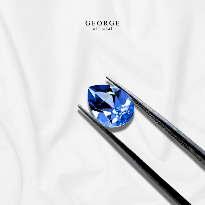 Zafiro azul talla pera | Joyería de piedras preciosas de GGBSP