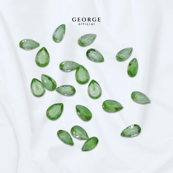 Bijoux en saphir vert taille poire par GGGSP