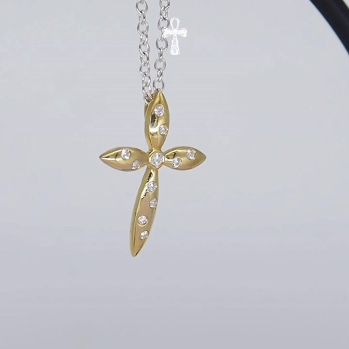 Pendentif croix en argent sterling avec zircon cubique - Troy and Co.