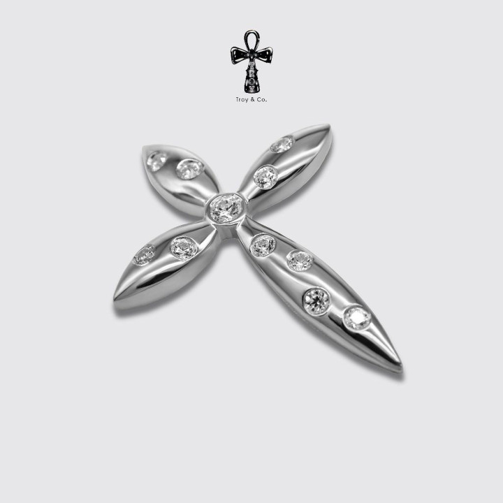 Pendentif croix en argent sterling avec zircon cubique - Troy and Co.