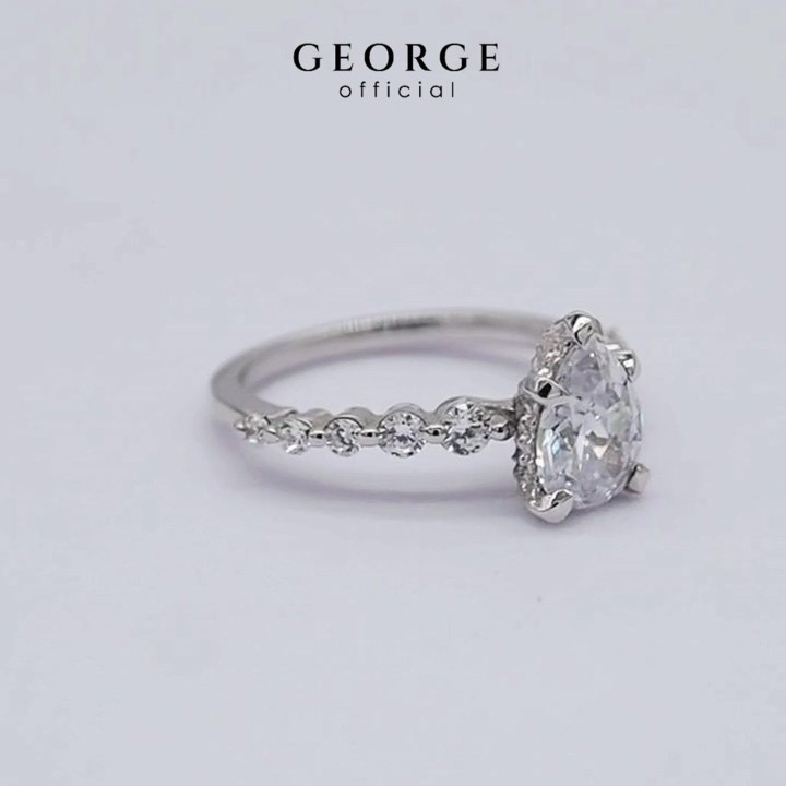 Elegant Solitaire Diamond Ring | Cubic Zirconia Teardrop