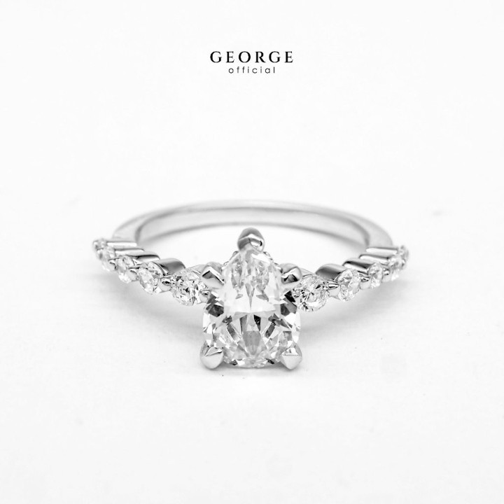 Elegant Solitaire Diamond Ring | Cubic Zirconia Teardrop