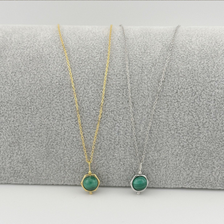 Collar de malaquita de plata de ley | Tesoros y tesoros