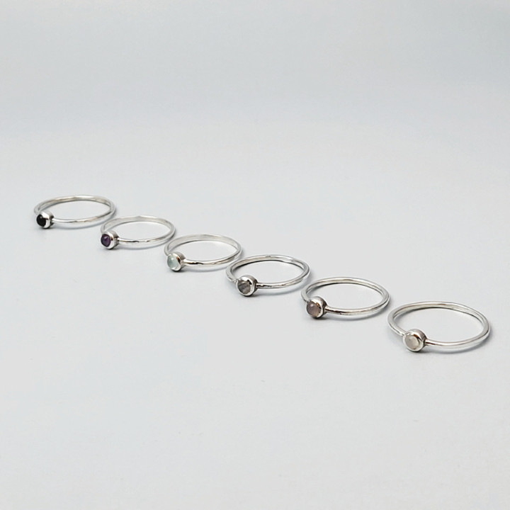 Anillo de la suerte de plata de ley | Piedra auspiciosa, dije minimalista