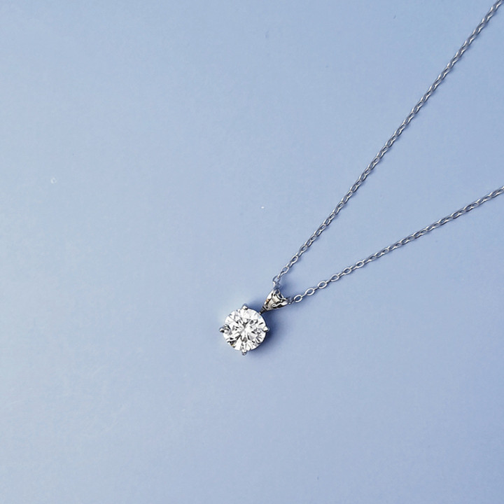 Collar de plata de ley con circonitas cúbicas | Colgante clásico y elegante