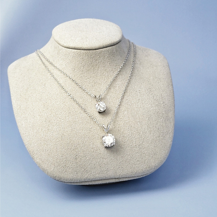 Collar de plata de ley con circonitas cúbicas | Colgante clásico y elegante