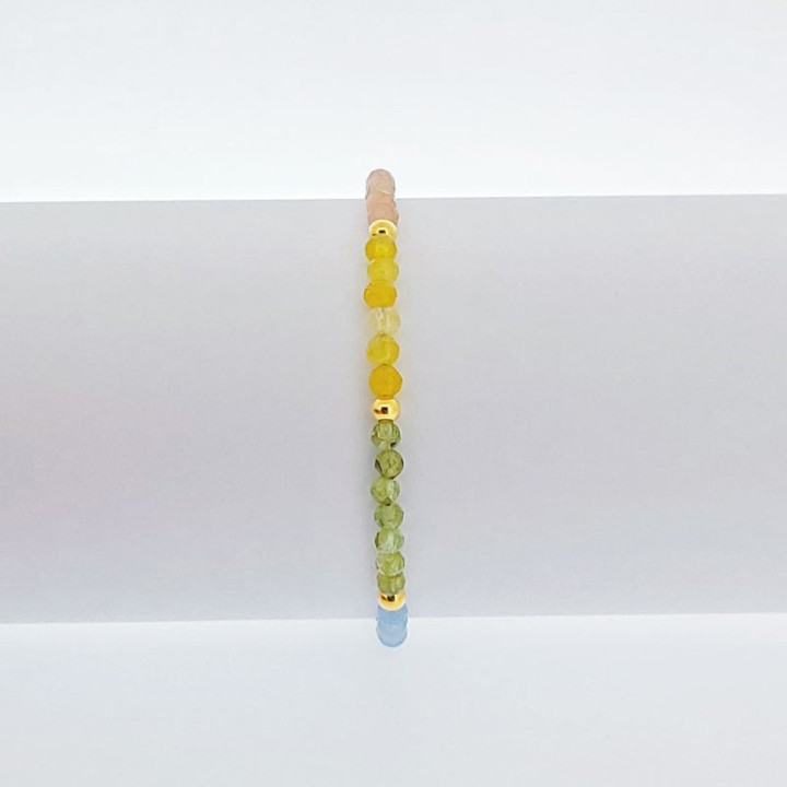Pulsera de plata de ley con chakras para la sanación energética.