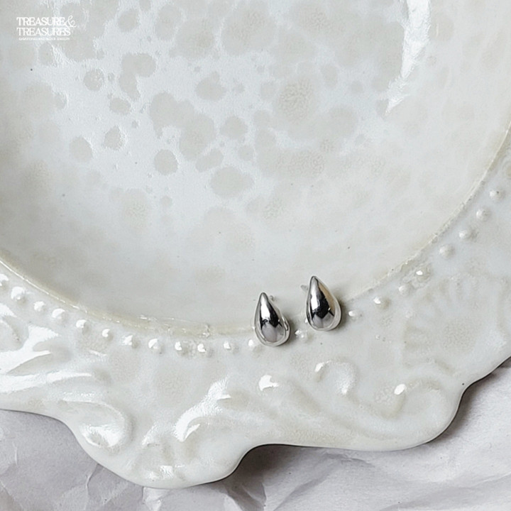 Pear Earrings - Simple and Elegant Everyday Jewelry