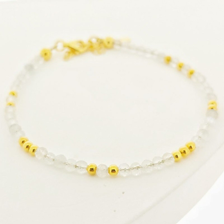 Pulsera de plata de ley con cuarzo transparente para la sanación.