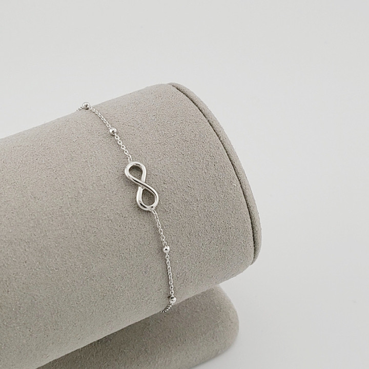 Pulsera del infinito: símbolo de amor eterno y buena fortuna.