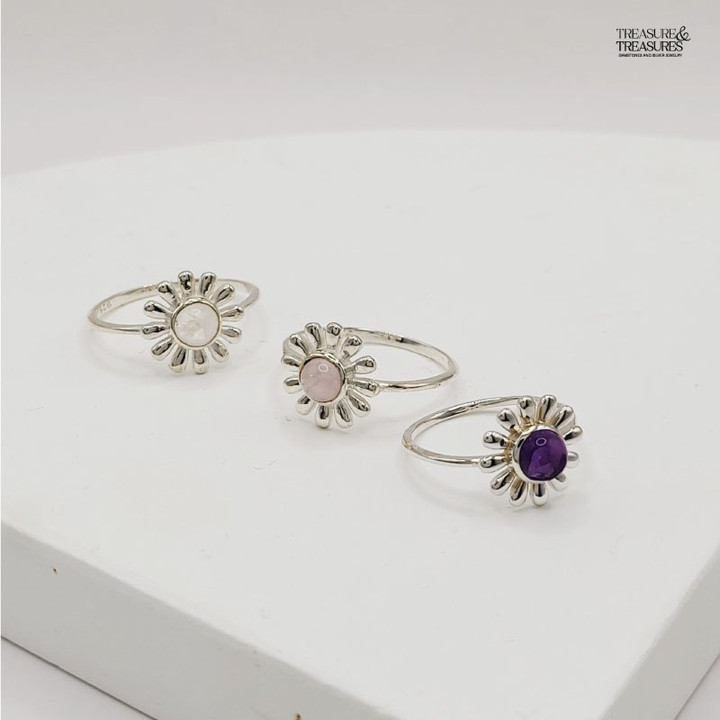 Lucky Flower Ring in 925 Sterling Silver | Treasure and Treasures